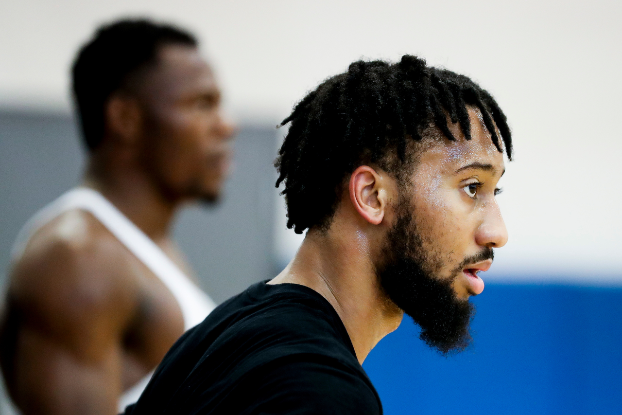 Davion Mintz. Oscar Tshiebwe.

Menâ??s basketball practice.

Photo by Chet White | UK Athletics