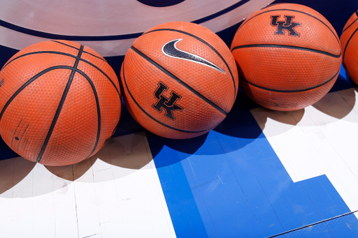 The University of Kentucky men's basketball team is defeated by Tennessee 61-59 on Tuesday, February 6th, 2018 at Rupp Arena in Lexington, Ky.

Photo by Quinn Foster I UK Athletics