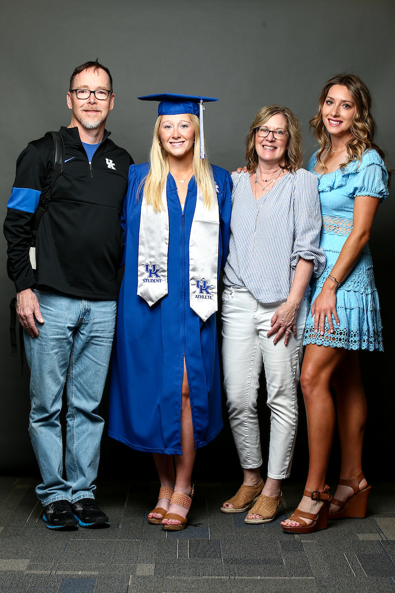 Sarah Shipley. Family.

2020-21 Graduation.

Photo by Eddie Justice | UK Athletics