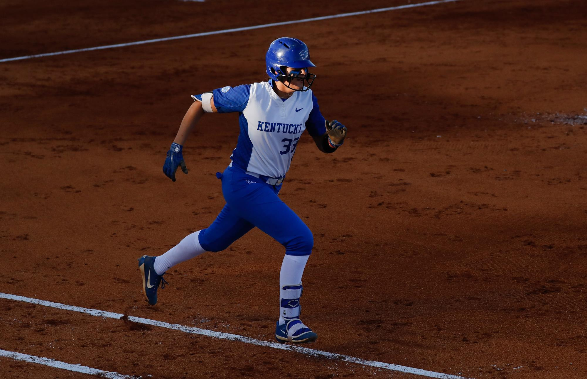 Kentucky Faces No. 1 UCLA, No. 5 Washington at Mary Nutter Classic