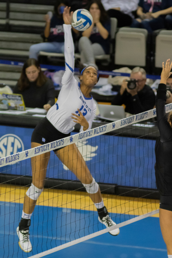 Leah Edmond. 

Kentucky beats Mizzou 3-0. 

Photo by Grant Lee | UK Athletics