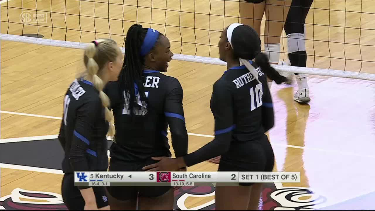 VB: Kentucky 3, South Carolina 0