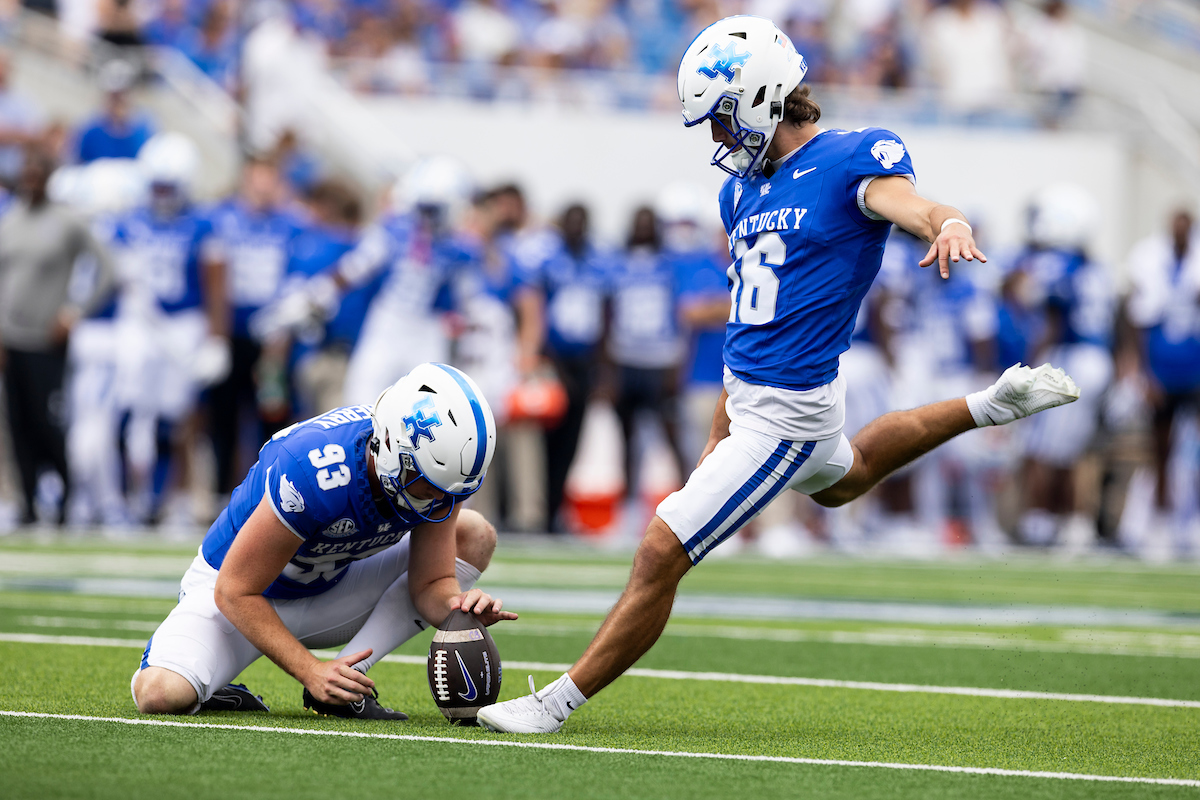 Alex Raynor Named AFCA FBS Coaches All-American