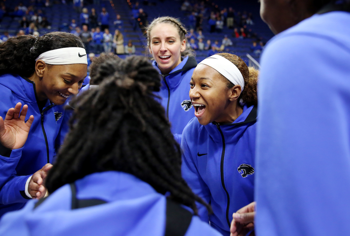 Jaida Roper


Women's Basketball beats Virginia 63-51 at Rupp Arena on Thursday, November 15, 2018.

Photo by Britney Howard  | UK Athletics