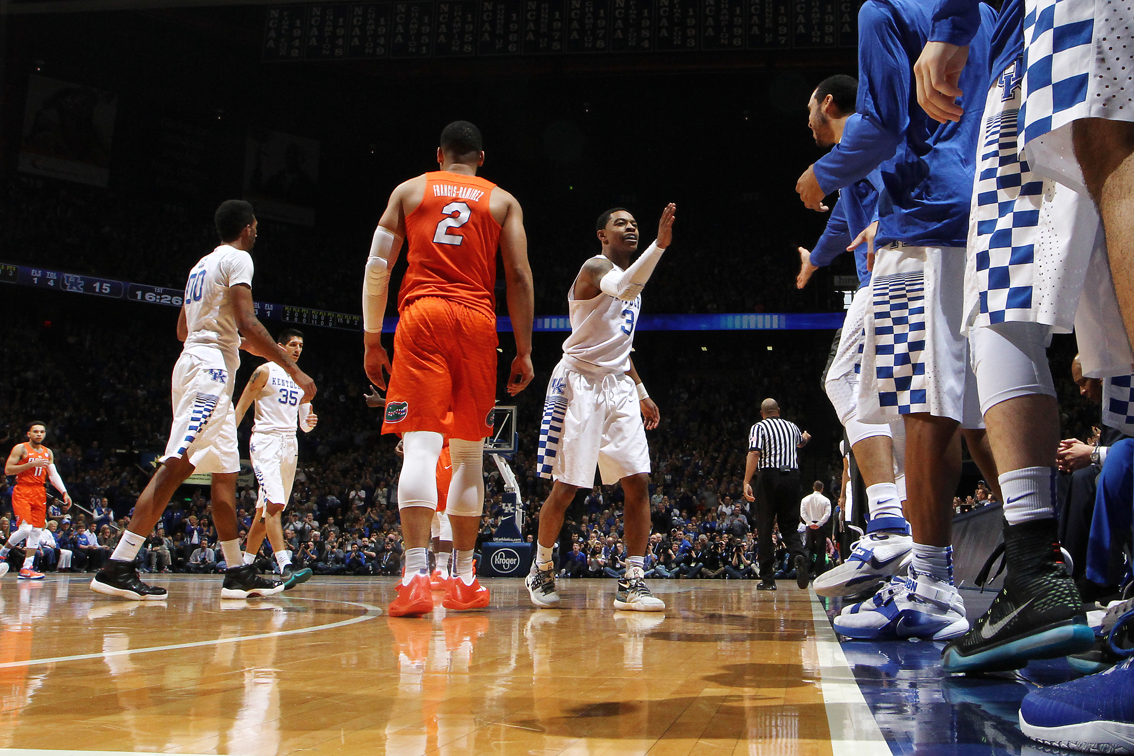 Ulis Keeps Doing It All as Cats Down Gators