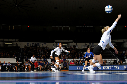 Lauren Tharp.

UK volleyball sweeps UT Chattanooga. 

Photo by Quinlan Ulysses Foster I UK Athletics