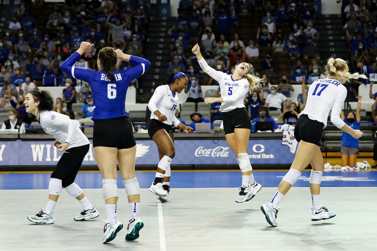 TEAM. ELEANOR BEAVIN. AZHANI TEALER. LAUREN THARP. ALLI STUMLER.

Kentucky beats Stanford, 3-2.

Photo by Elliott Hess | UK Athletics