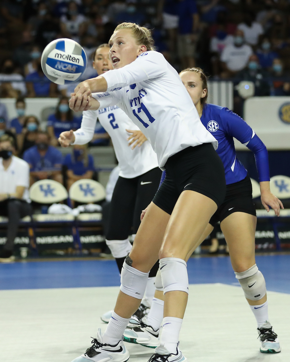 ALLI STUMLER.

Kentucky beats Stanford, 3-2.

Photo by Elliott Hess | UK Athletics