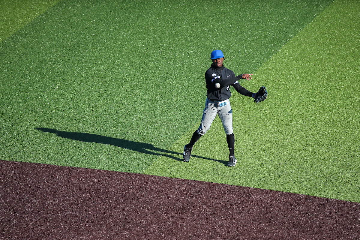 Zeke Lewis

2020 Fall Ball

Photo by Grant Lee | UK Athletics