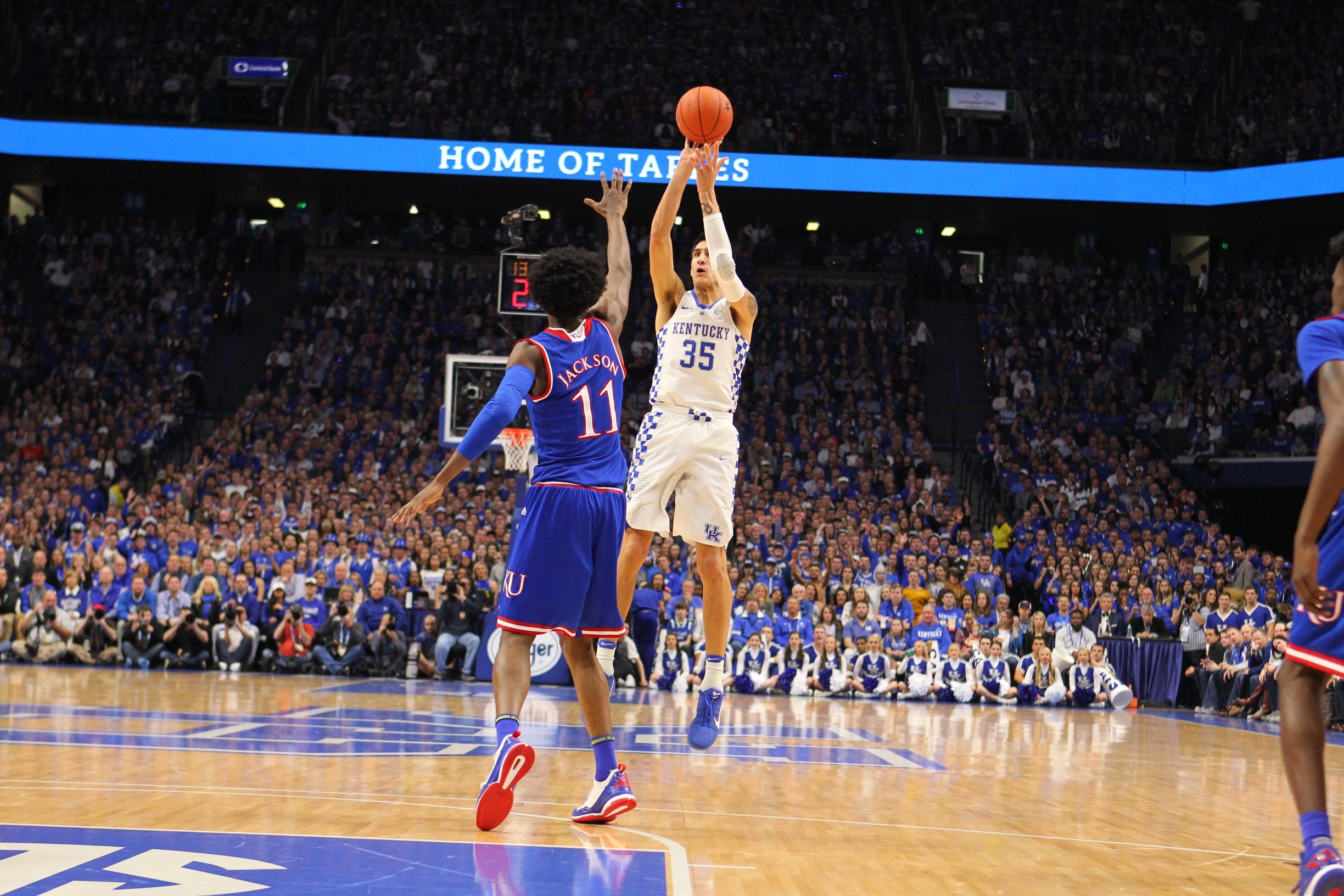 No. 4 Cats Fall to Second-Ranked Jayhawks 79-73