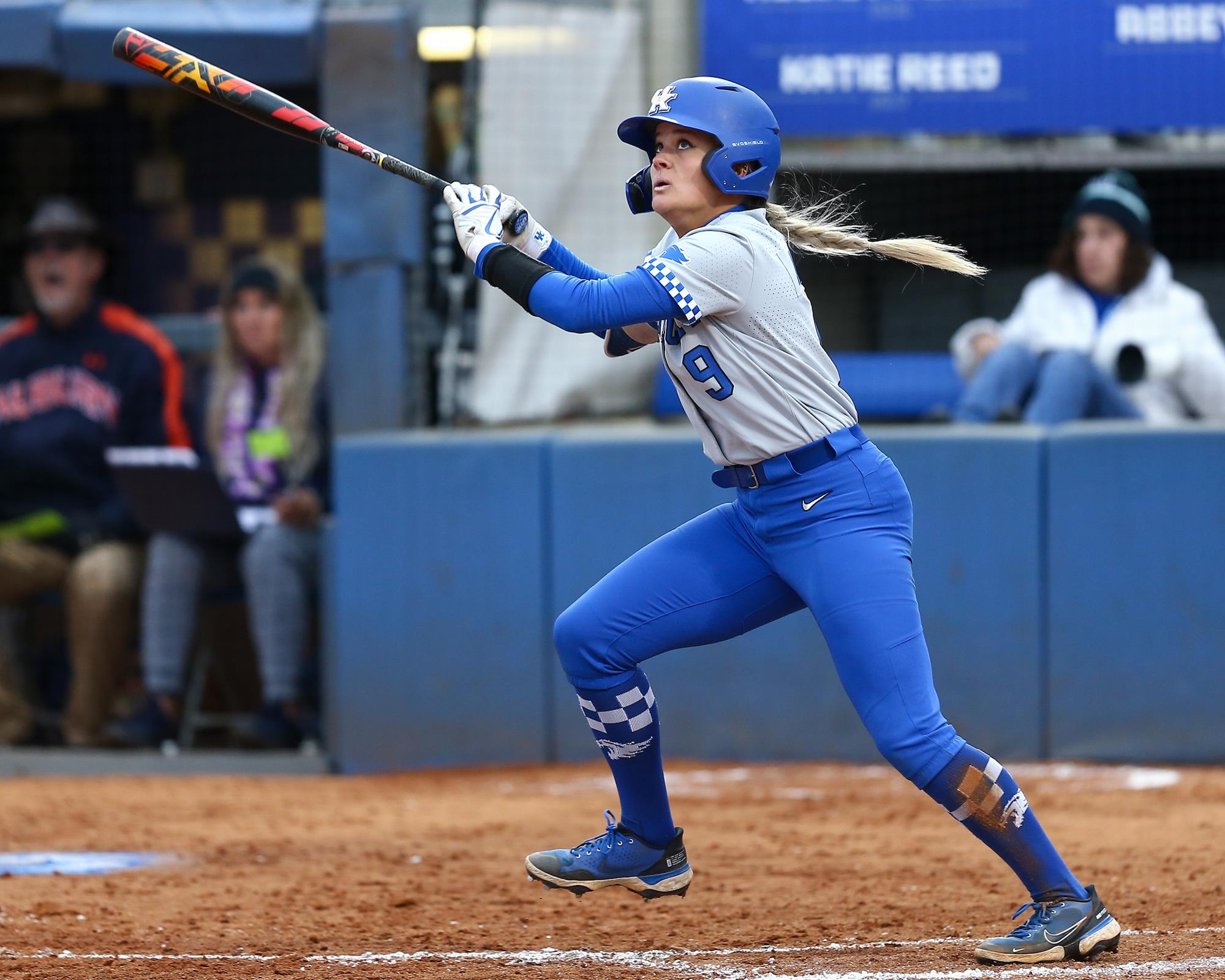 No. 5 Florida Uses Walks, Key Hits to Punch SEC Semifinal Ticket