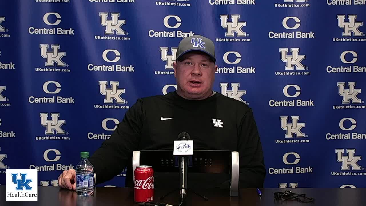 FB: Coach Stoops - Saturday Practice 3-20