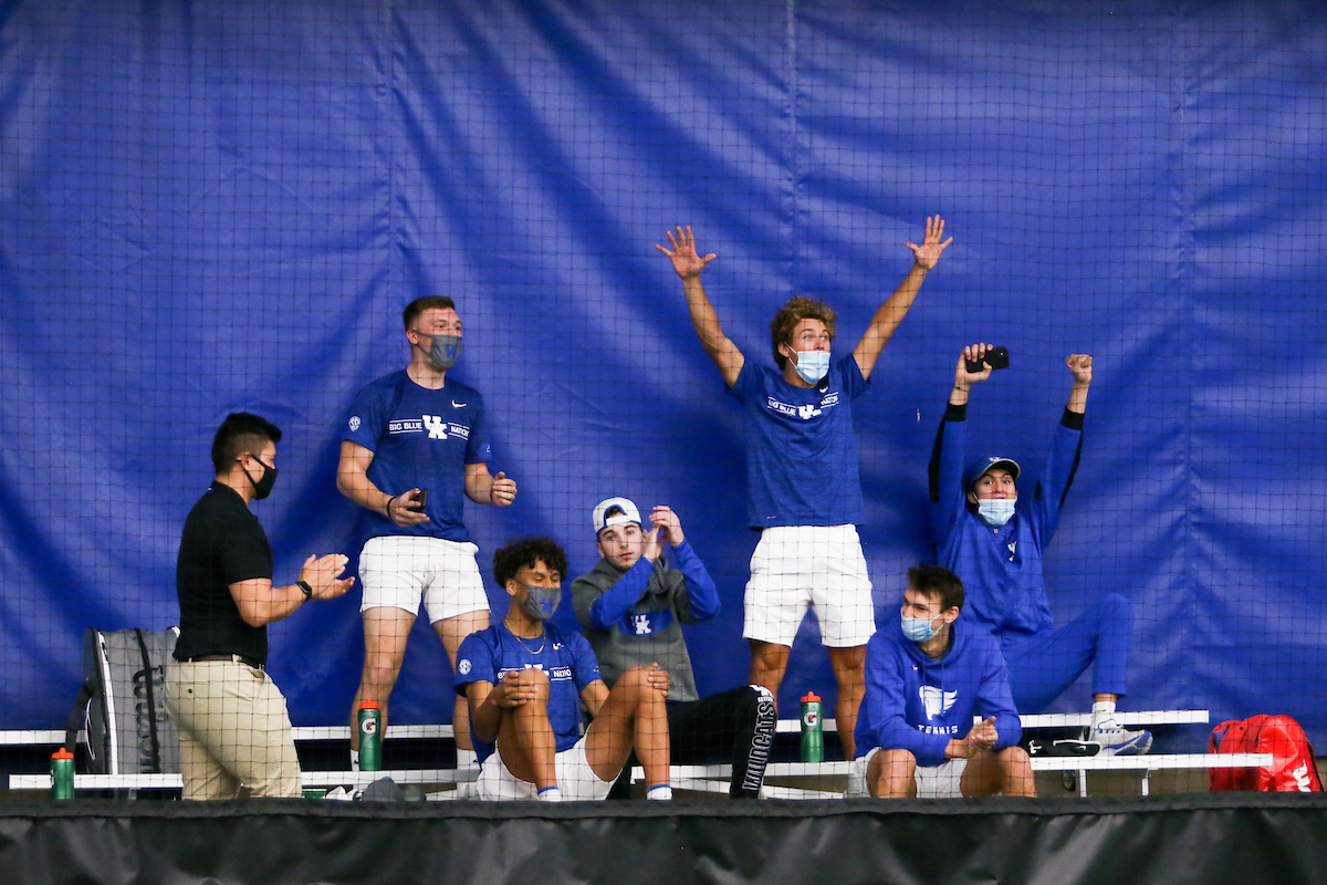 Team.

Kentucky beats Illinois State.

Photo by Hannah Phillips | UK Athletics