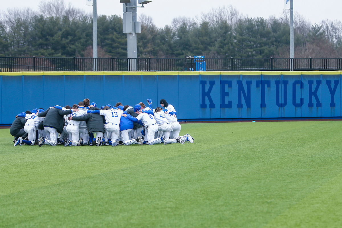 Team.

Kentucky beats Bellarmine 3-2.

Photo by Sarah Caputi | UK Athletics
