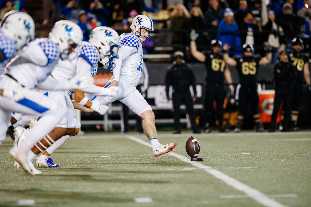 Chance Poore

Kentucky beats Vandy, 34-17.

Photo by Jacob Noger | UK Athletics