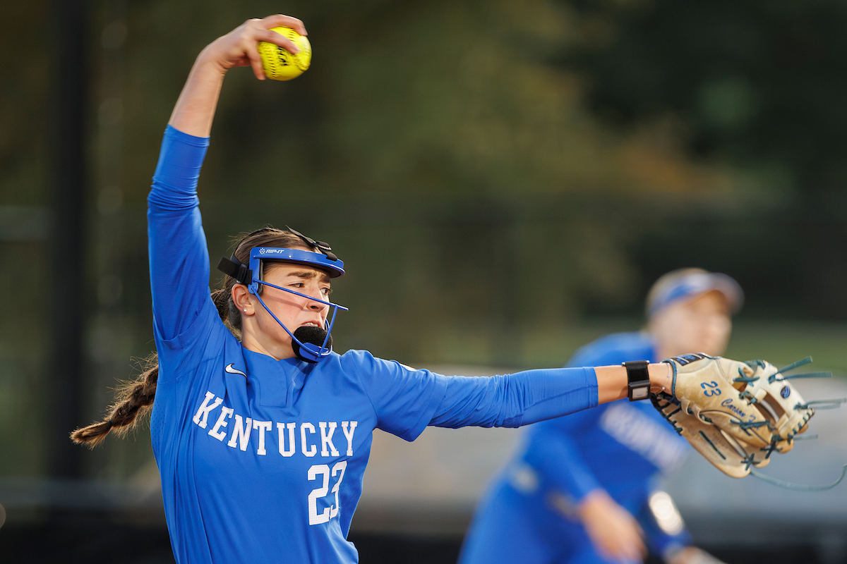 Carson Fall Earns First-Career Win as UK Splits Day 1 of Shriners