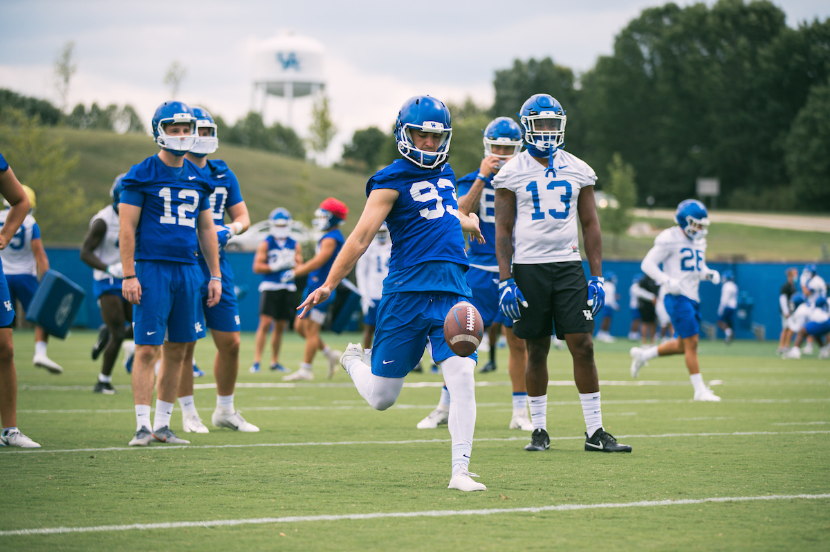 Max Duffy

UK Football Preseason Practice 2020

Photo by Jacob Noger - UK Football