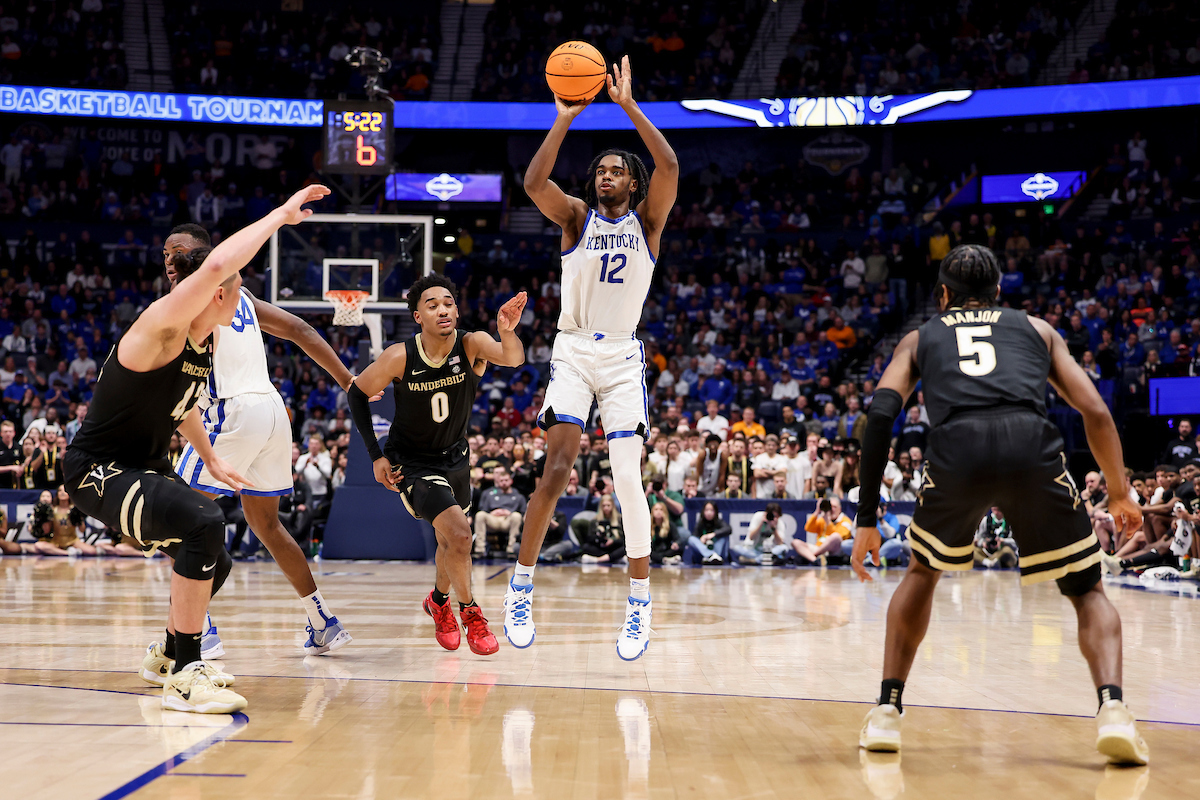 Antonio Reeves Selected to Jerry West Award Watch List