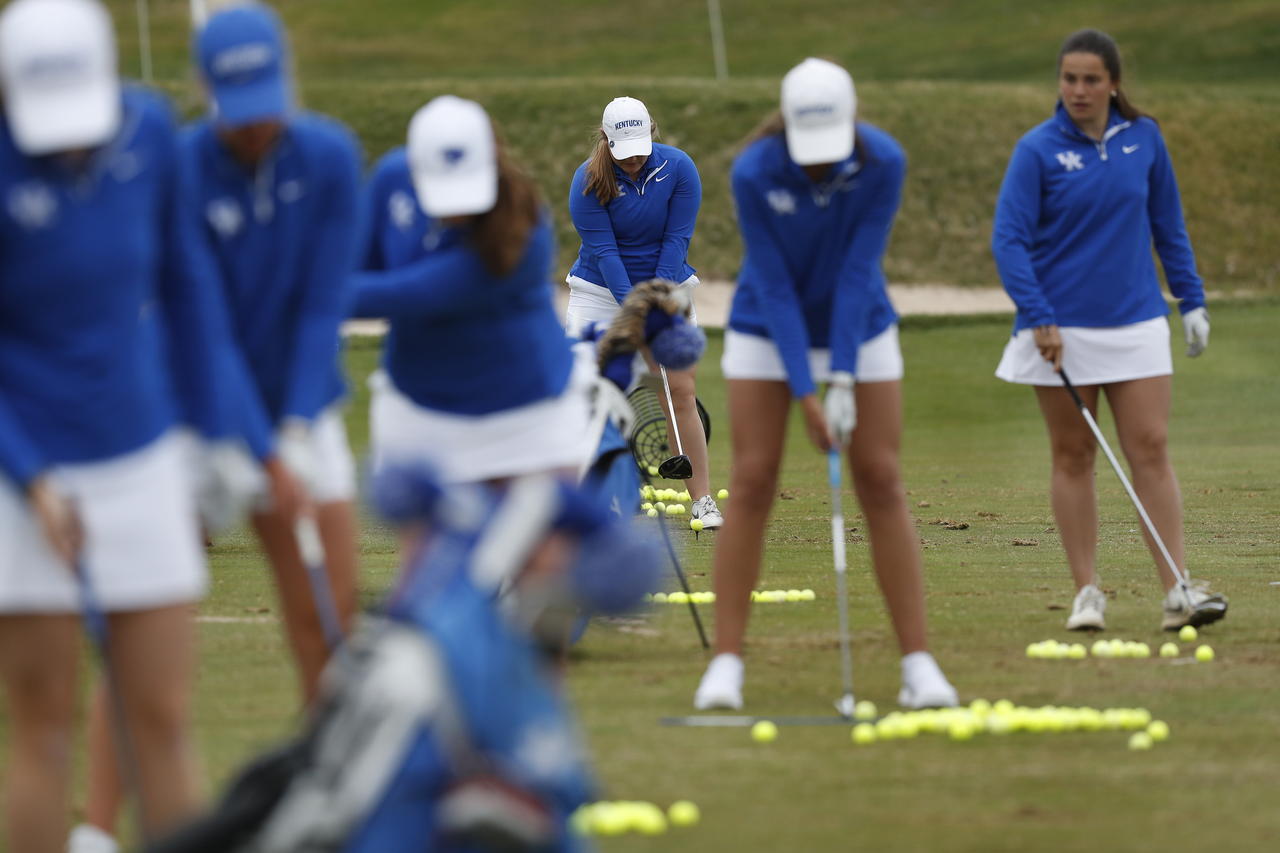 Team.

Golf.

Photo by Chet White | UK Athletics