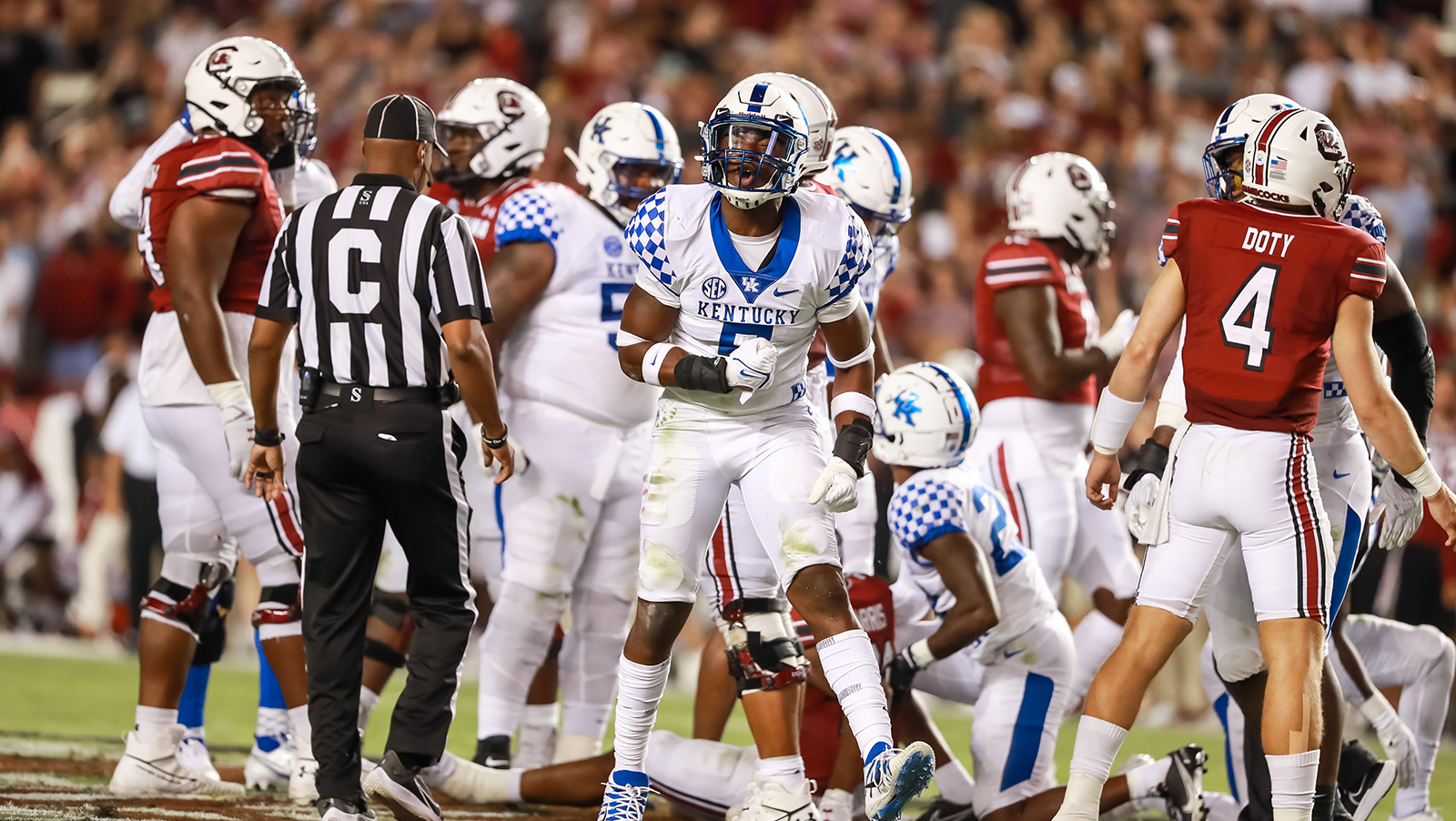 Kentucky Defense Rises to Occasion Time and Again on Saturday