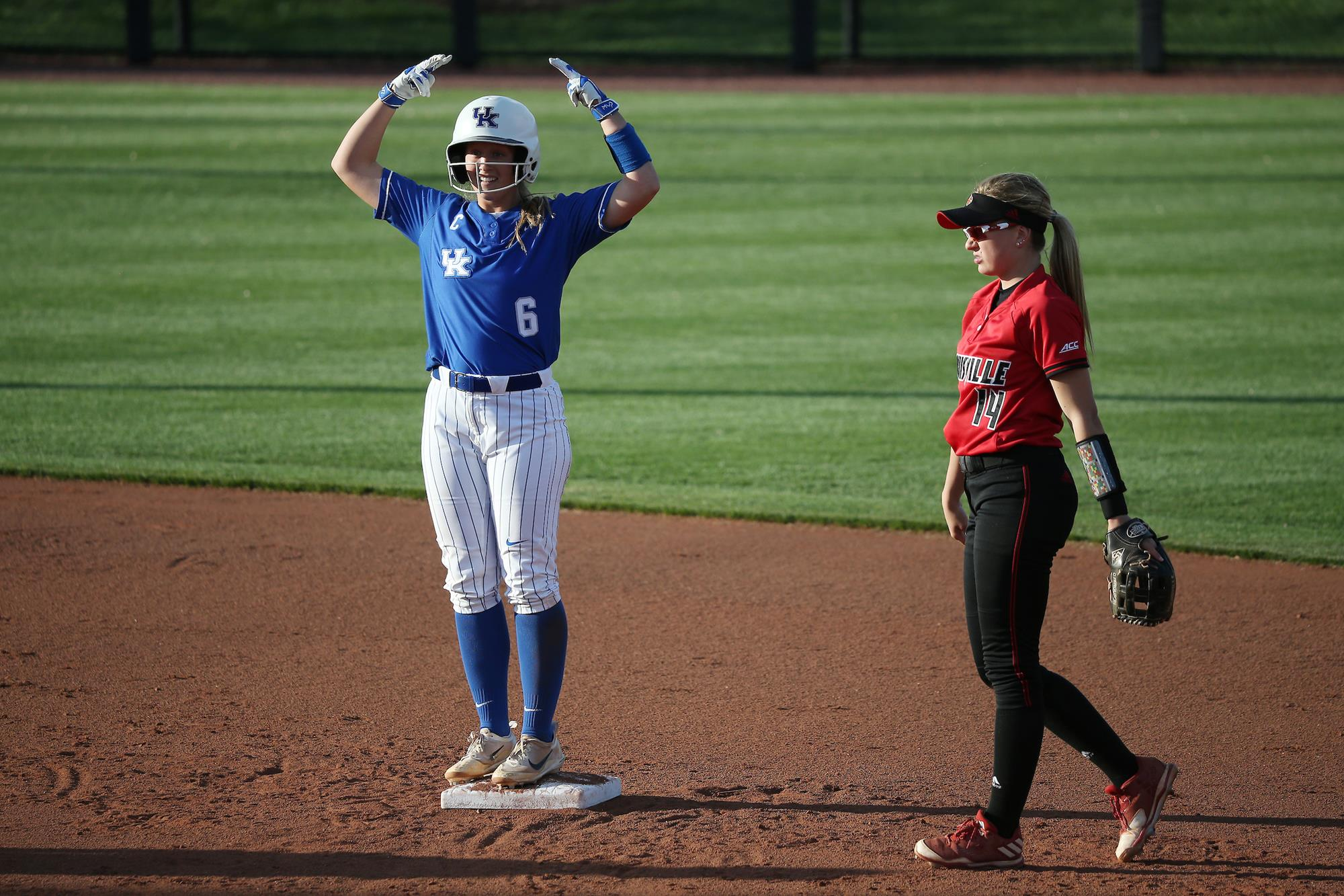 No. 17/13 Kentucky Swept in Doubleheader by Aggies