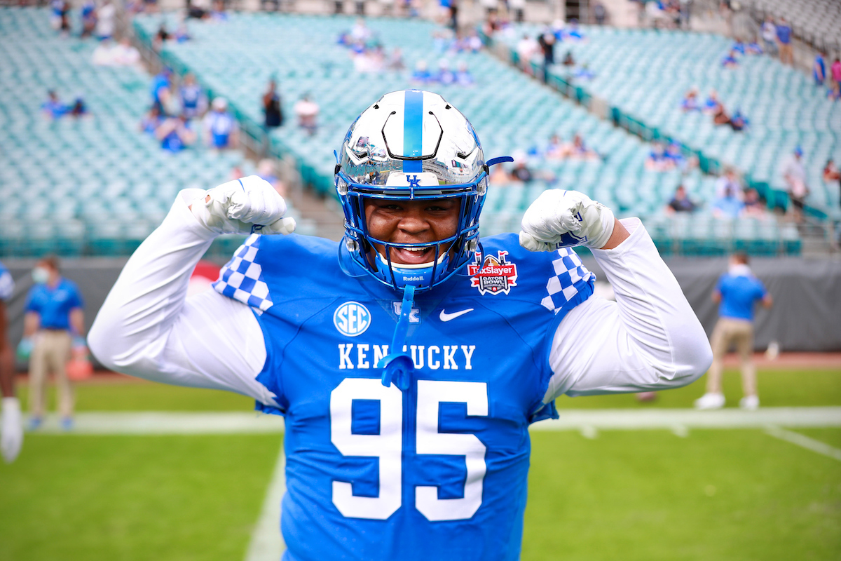 Quinton Bohanna

Kentucky beats NC State 23-21

Photo by Jacob Noger | UK Football