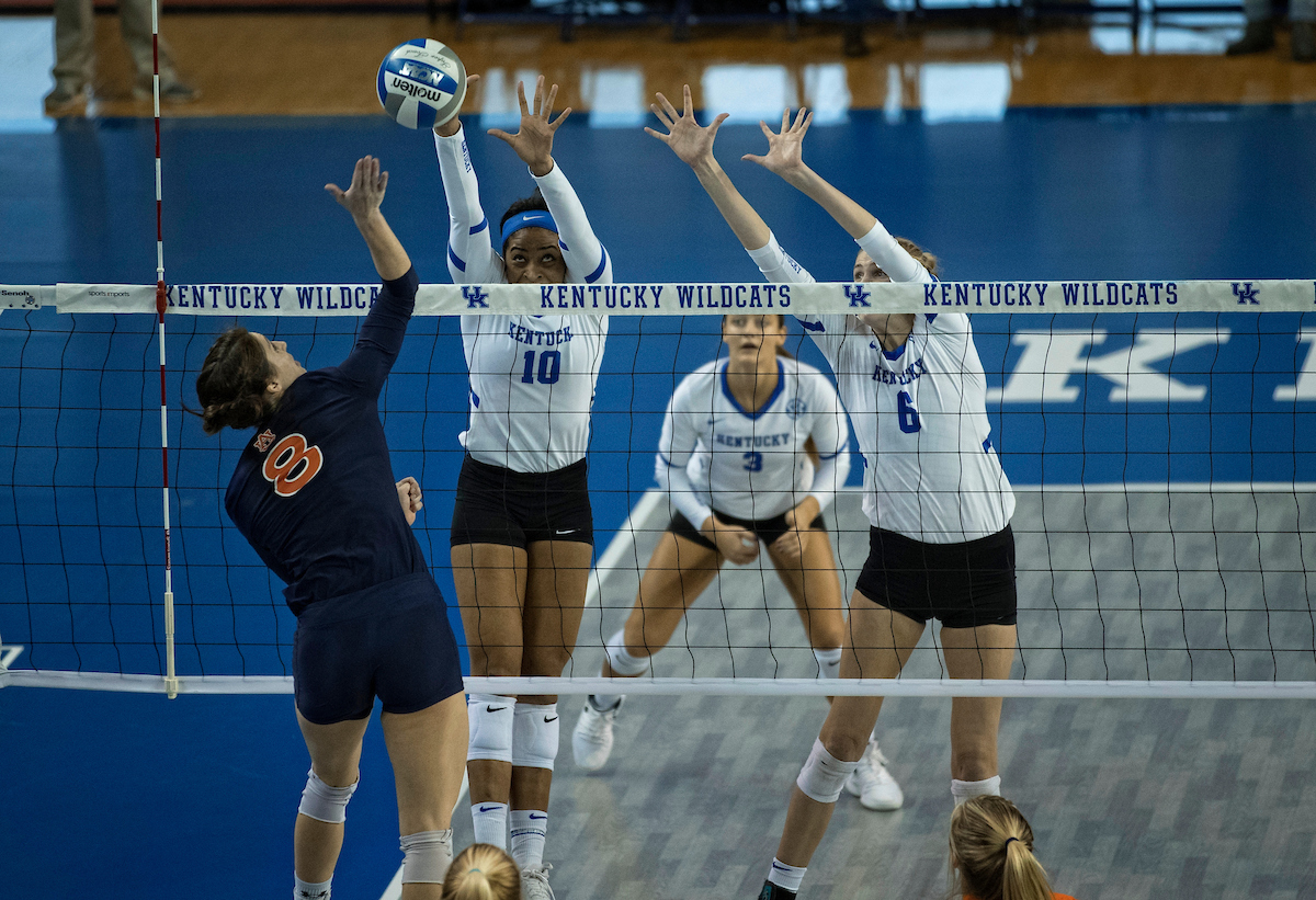 as Kentucky played Auburn on November 24, 2018.  Photo by Mark Cornelison | UKphoto