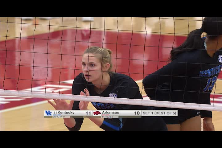 VB: Kentucky 3, Arkansas 0