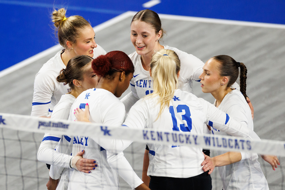 DeLeye’s Heroics Overpower No. 15 Florida as Kentucky Wins, 3-1