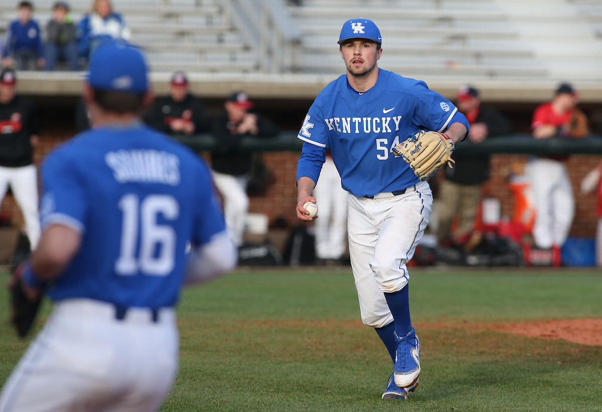 Daniel Harper

The University of Kentucky baseball team defeats Western Kentucky University 4-3 on Tuesday, February 27th, 2018 at Cliff Hagan Stadium in Lexington, Ky.


Photo By Barry Westerman | UK Athletics