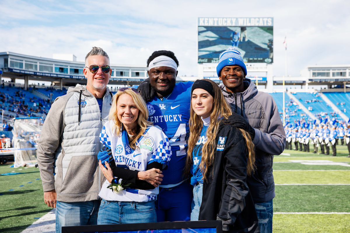 Abule Abadi-Fitzgerald

Kentucky beats New Mexico State 56-16.

Photo by Jacob Noger | UK Athletics