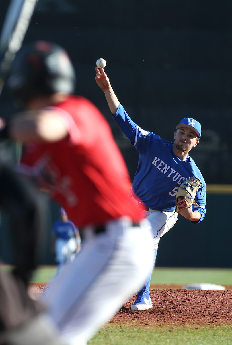 Daniel Harper

The University of Kentucky baseball team defeats Western Kentucky University 4-3 on Tuesday, February 27th, 2018 at Cliff Hagan Stadium in Lexington, Ky.


Photo By Barry Westerman | UK Athletics