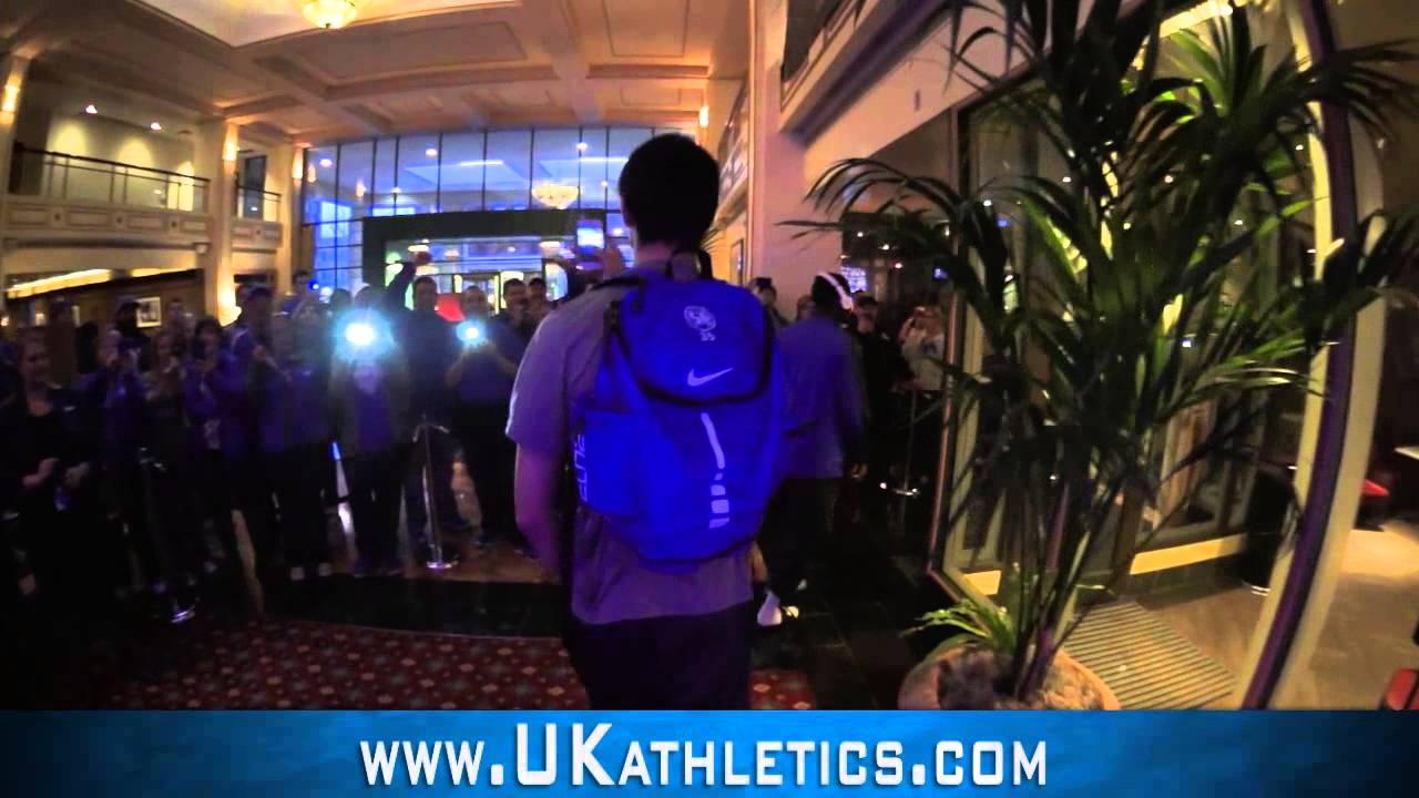 Kentucky Wildcats TV: The Wildcats Leaving for Lucas Oil Stadium