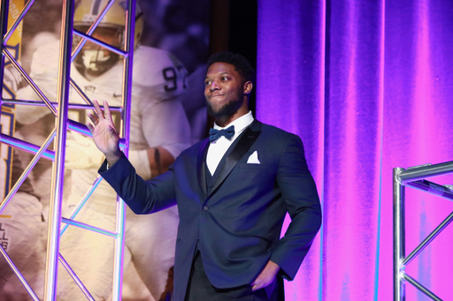 Josh Allen is honored as the 2018 Bednarik Award winner at the Maxwell Football Club Gala on Friday, March 7th, 2019.

Photo by Noah J. Richter | UK Athletics