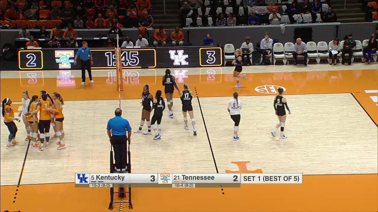 VB: Kentucky 3, Tennessee 0