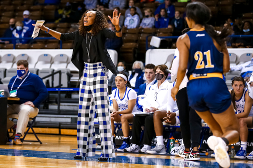 Kyra Elzy. Kentucky beats La Salle 74-52.Photo by Eddie Justice| UK Athletics