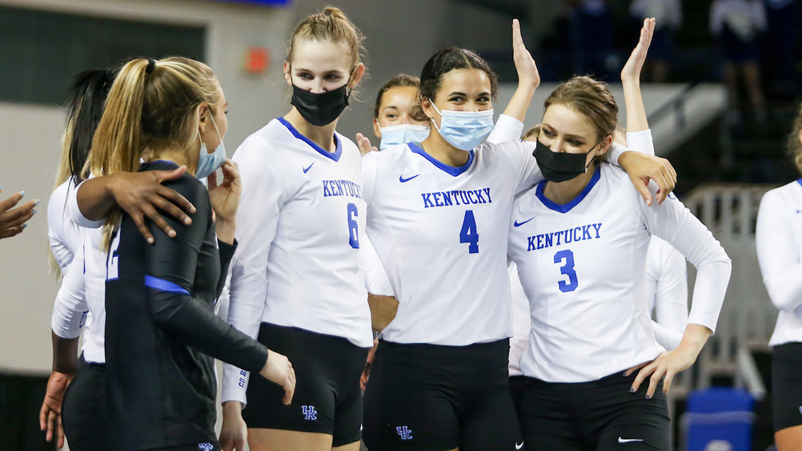 Seniors Lead Volleyball Cats Past Ole Miss Saturday