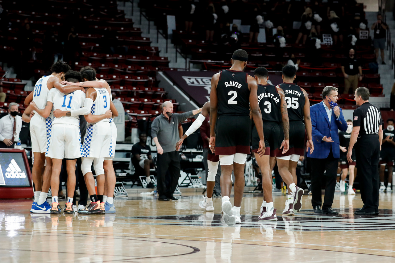 John Calipari. Team.

Kentucky beat Mississippi State 78-73 in Starkville.

Photo by Chet White | UK Athletics