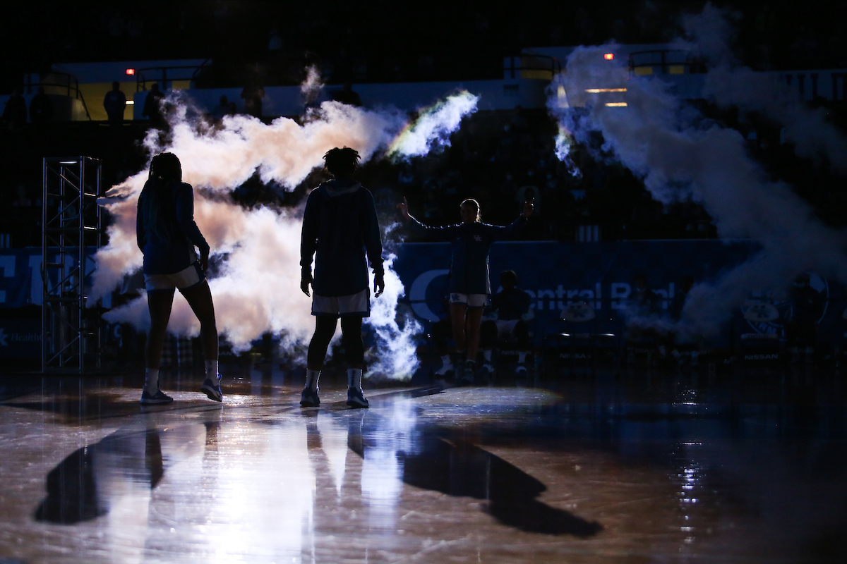 Team.

Kentucky beats Arkansas 75-64.

Photo by Hannah Phillips | UK Athletics