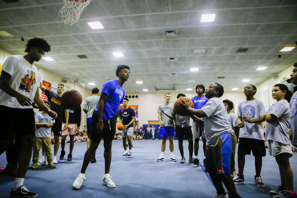 Ashton Hagans, Nick Richards, Nate Sestina, Johnny Juzang, Keion Brooks Jr., Brennan Canada.

Men's Basketball team delivers food to God’s Pantry at Picadome Elementary. 

Photo by Hannah Phillips | UK Athletics