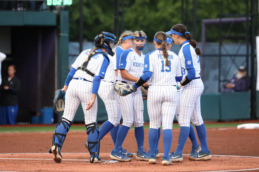 Team.

The University of Kentucky softball team falls to Washington, 5-0, in game two of the NCAA Super Regionals on May 25th, 2019.

Photo by Noah J. Richter | UK Athletics