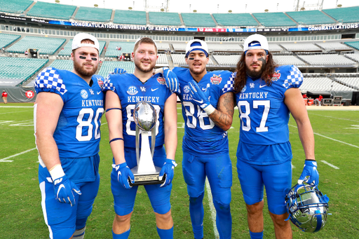 UK Tight Ends

Kentucky beats NC State 23-21

Photo by Jacob Noger | UK Football