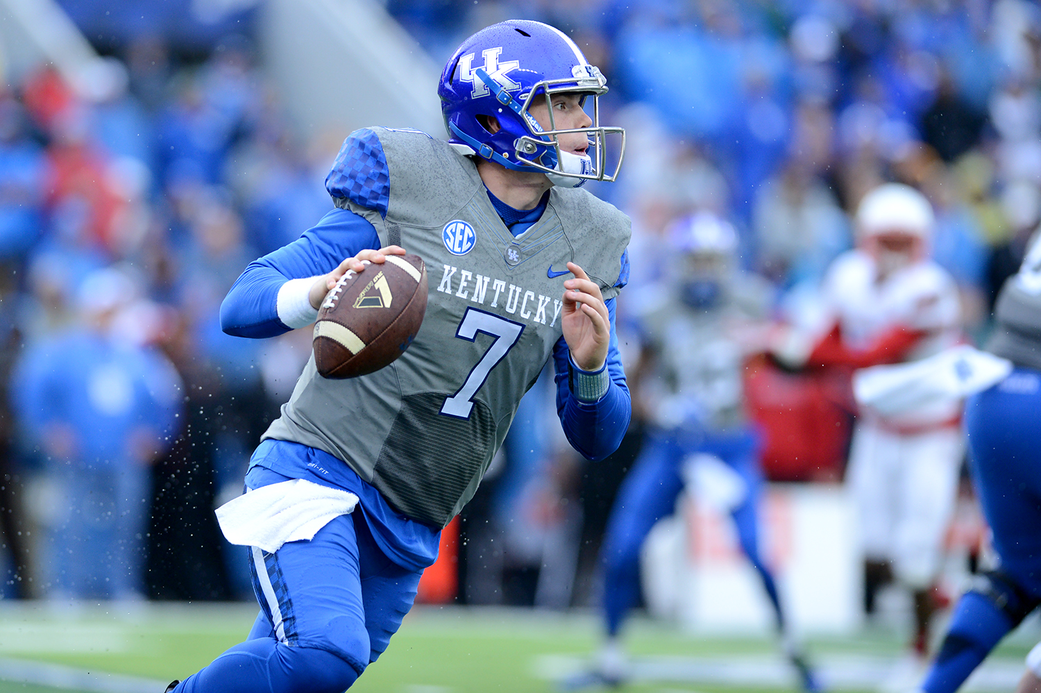 Hinshaw Continues to Transform QB Barker