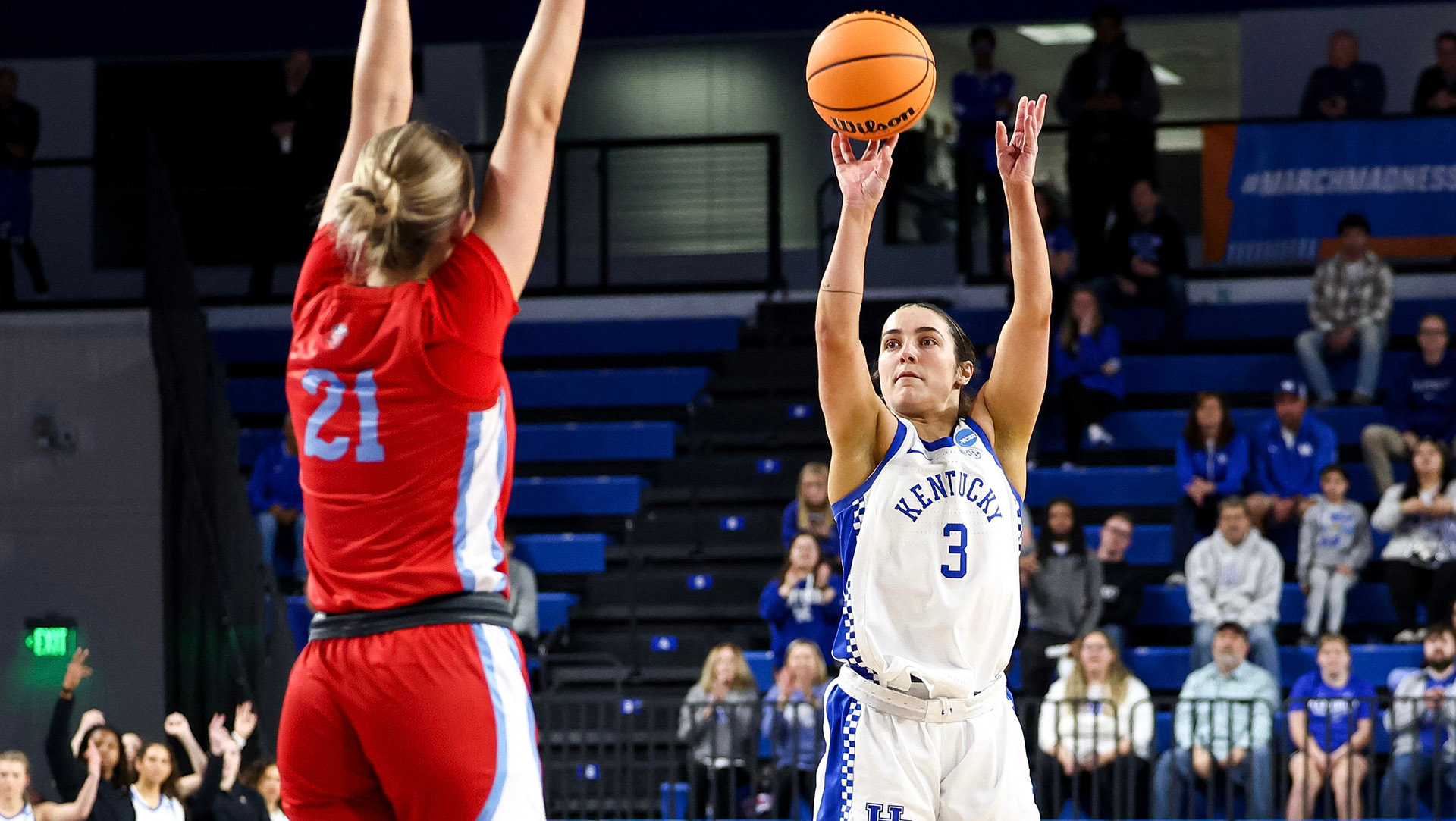 Kentucky Women Hold Off Liberty in NCAA First Round