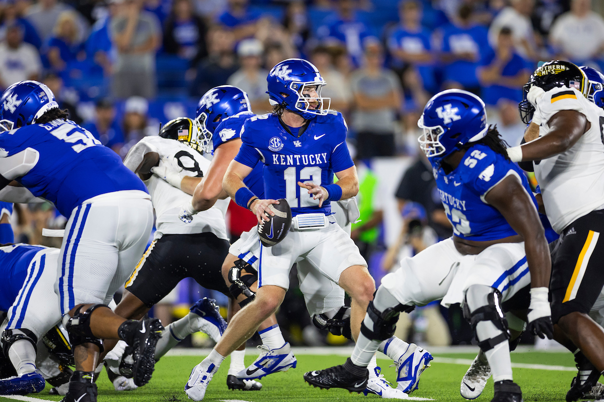 Stoops, Cats Preparing for Another Tight Game With South Carolina