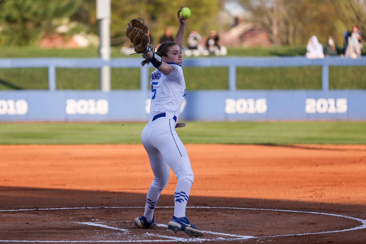 Softball Photo Gallery UK Athletics