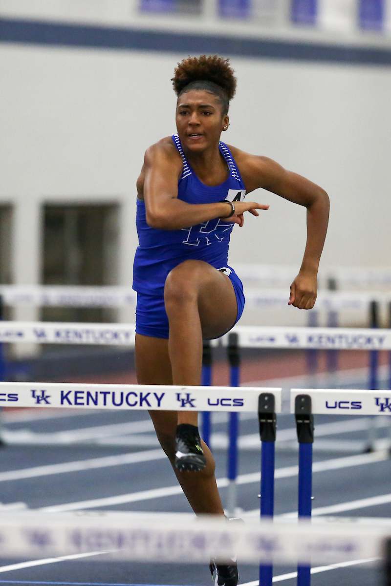 Jada Terrell.

Jingle Bells Open.


Photo by Hannah Phillips | UK Athletics