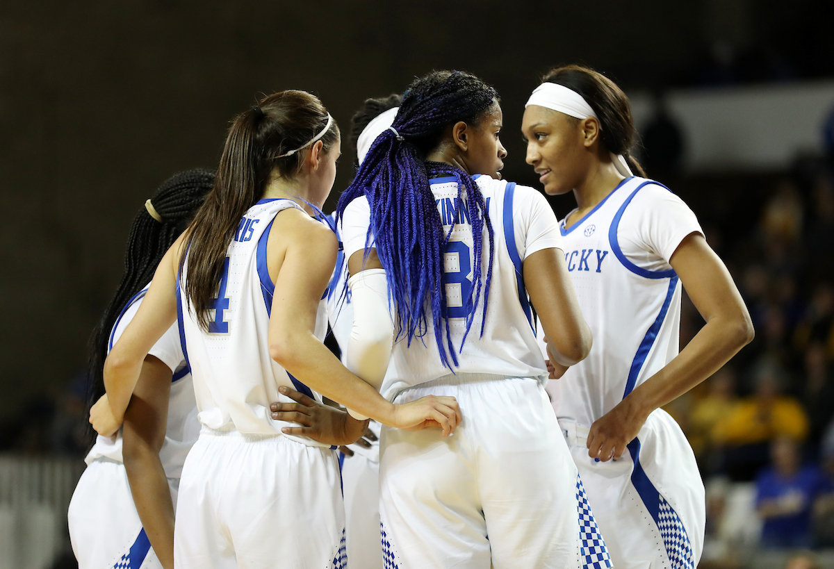 Team

The UK Women's Basketball team beats Mizzou. 

Photo by Britney Howard  | UK Athletics