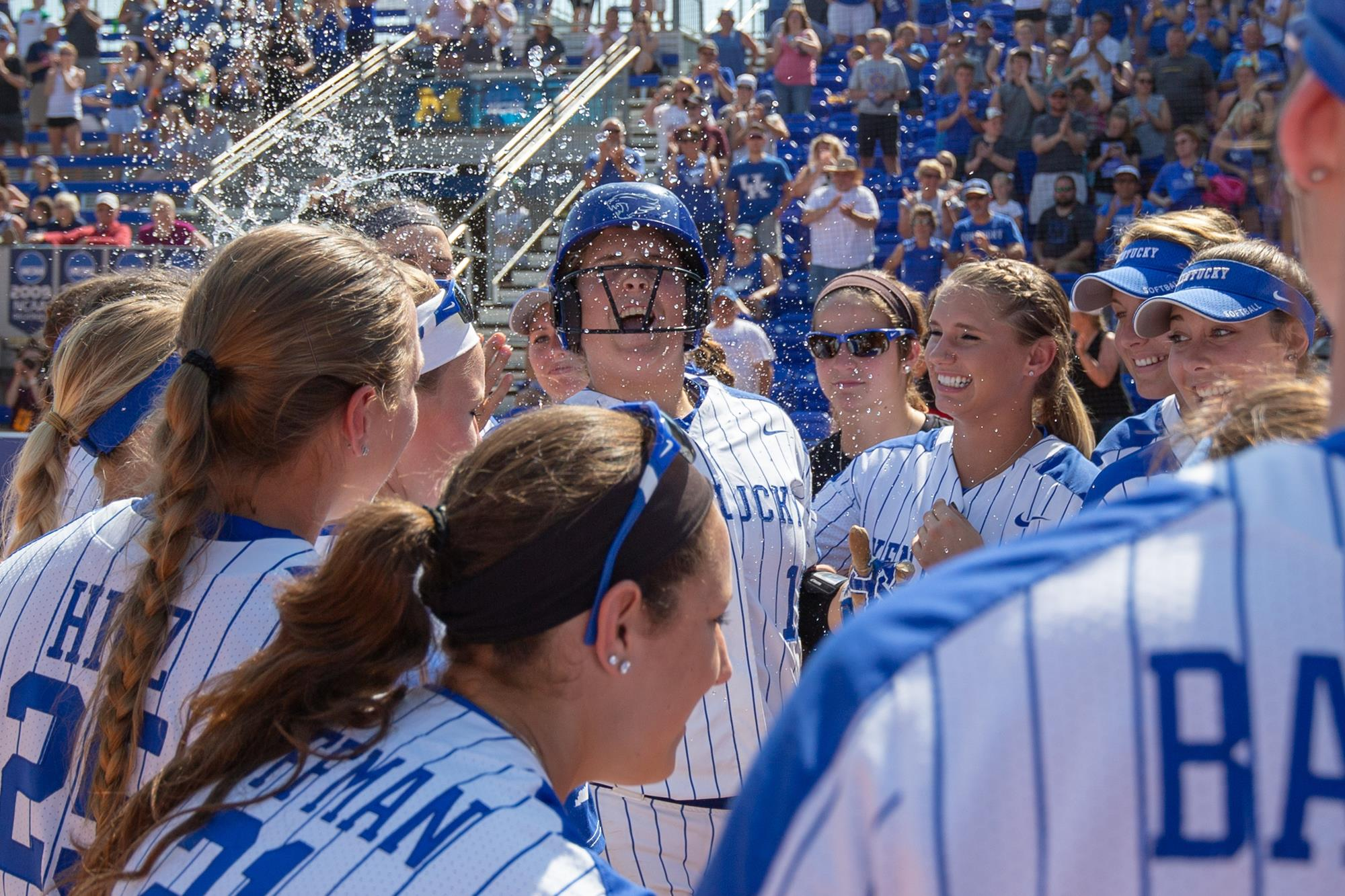 No. 18 Kentucky Opens Conference Play at No. 11 South Carolina