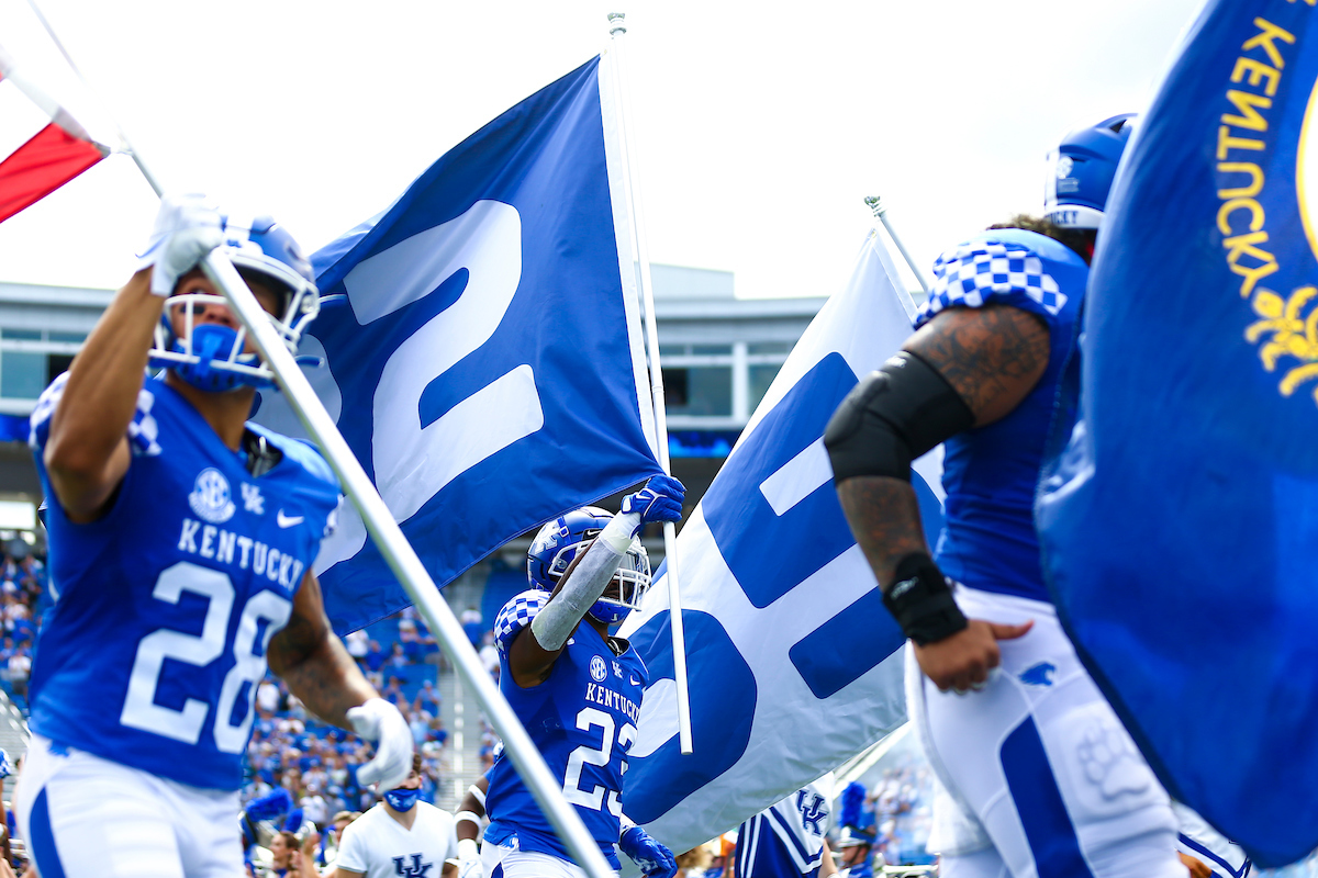 Team.

Kentucky beats UTC 28-23.

Photo by Grace Bradley | UK Athletics